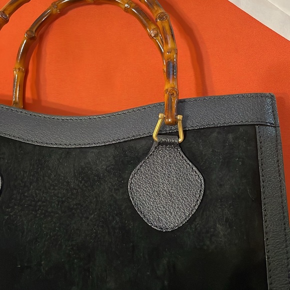 Gucci Suede Bamboo handle Diana handbag - Picture 5 of 16